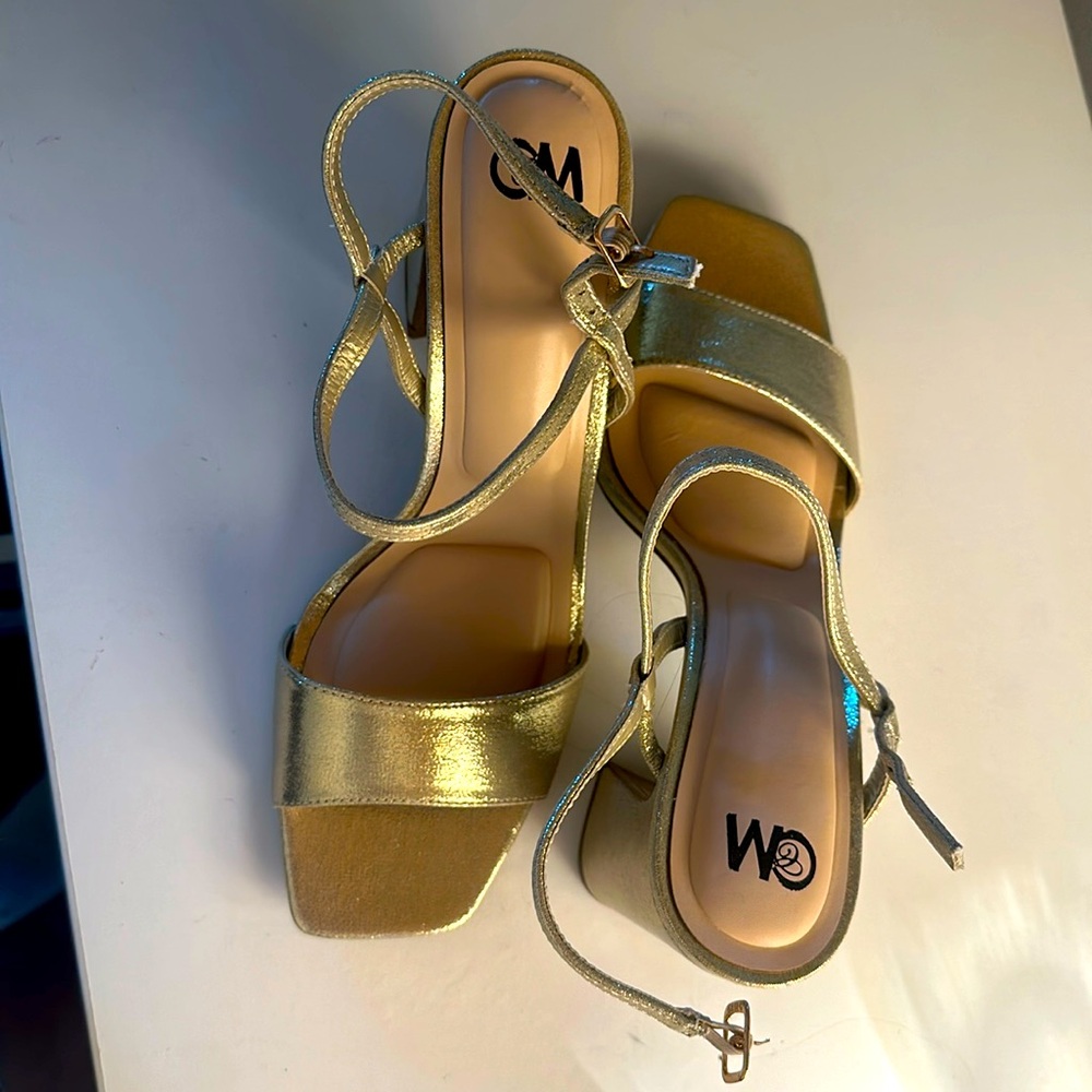 Chelsea Moreland Galaxy Heels size 10